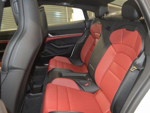 Used 2025 Porsche Taycan 4S AWD/4WD image 37