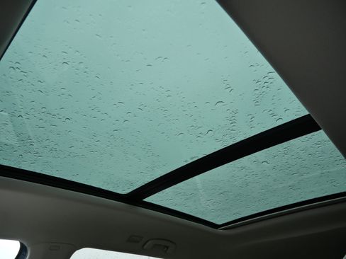 Certified 2025 Volkswagen Atlas SEL Premium R-Line image 34