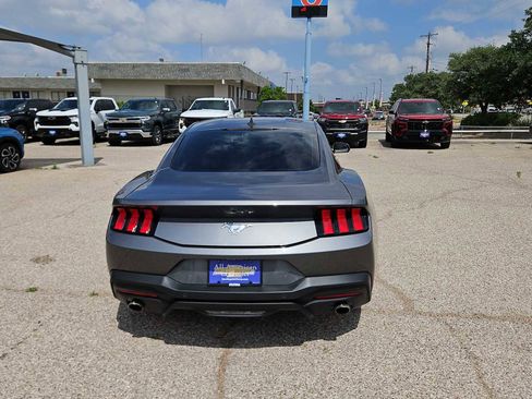 Used 2025 Ford Mustang Coupe image 7