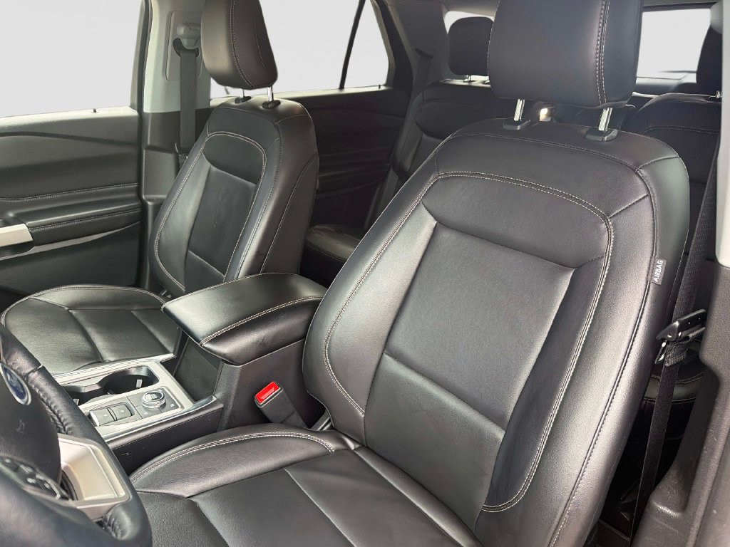 Used 2023 Ford Explorer XLT w/ Equipment Group 202A AWD/4WD image 22