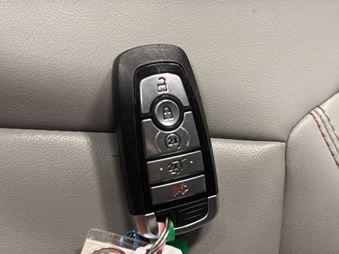Used 2025 Ford Expedition Max Active AWD/4WD image 45