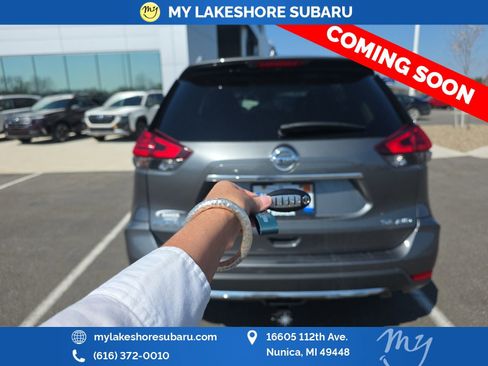 Used 2017 Nissan Rogue SL AWD/4WD image 12