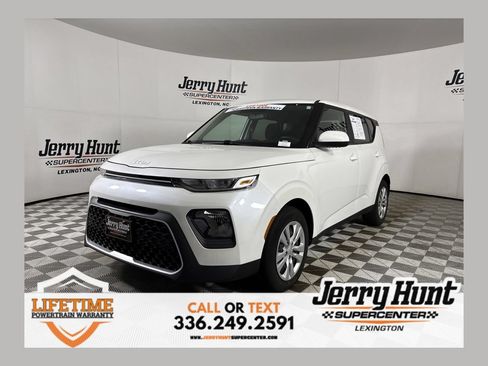 Used 2022 Kia Soul LX FWD image 1