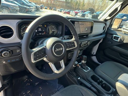 Used 2025 Jeep Wrangler Sahara 4xe image 24