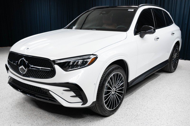 New 2027 Mercedes-Benz GLC 300 4MATIC image 1