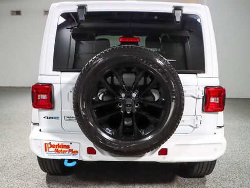 Used 2021 Jeep Wrangler Unlimited Sahara AWD/4WD image 8