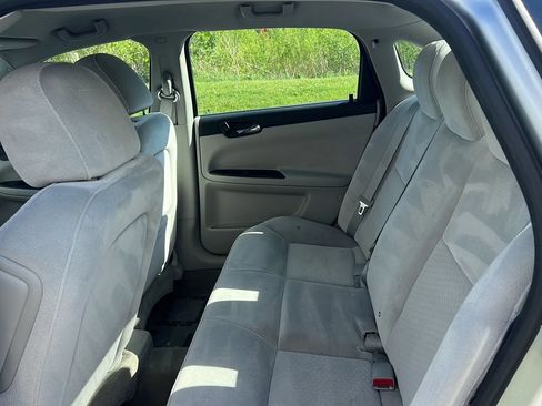 Used 2011 Chevrolet Impala LT FWD image 13