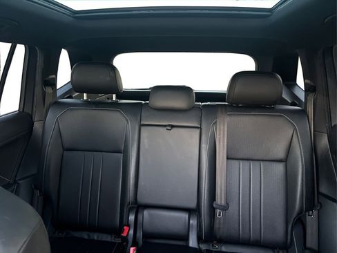 Used 2022 Volkswagen Tiguan SE R-Line image 16
