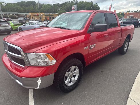 Used 2019 RAM 1500 Classic SLT AWD/4WD image 4