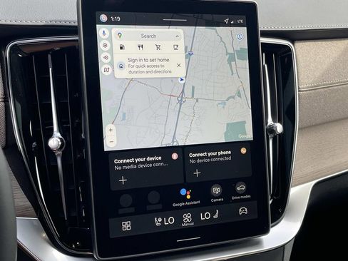 New 2026 Volvo XC90 B6 Plus w/ Protection Package Premier image 27