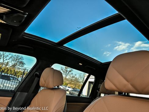 Used 2023 BMW X7 xDrive40i w/ M Sport Package image 29