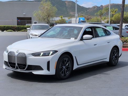New 2026 BMW i4 eDrive40 w/ Parking Assistance Package RWD image 5