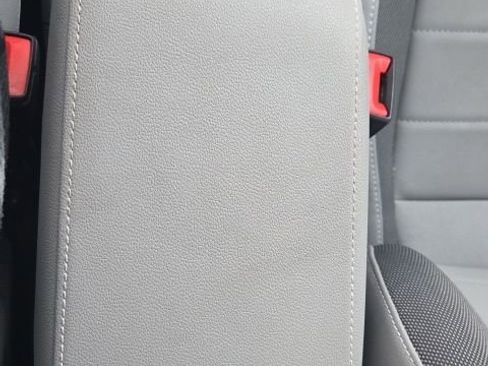 Used 2024 Volkswagen Taos SE image 39