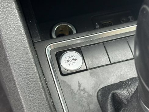 Used 2017 Volkswagen Jetta SE FWD image 18
