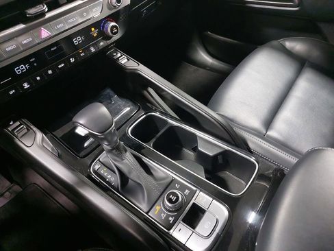 Used 2025 Kia Telluride S AWD/4WD image 26