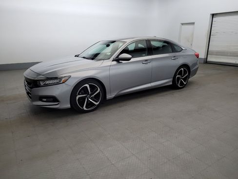 Used 2018 Honda Accord Sport image 2