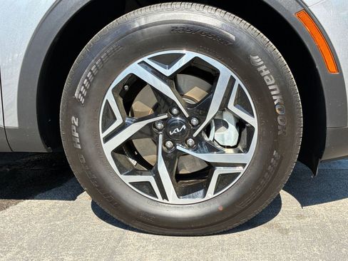 Used 2025 Kia Sportage LX image 29