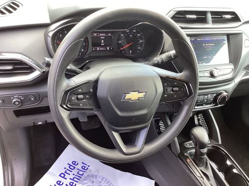 Used 2023 Chevrolet TrailBlazer LT AWD/4WD image 15