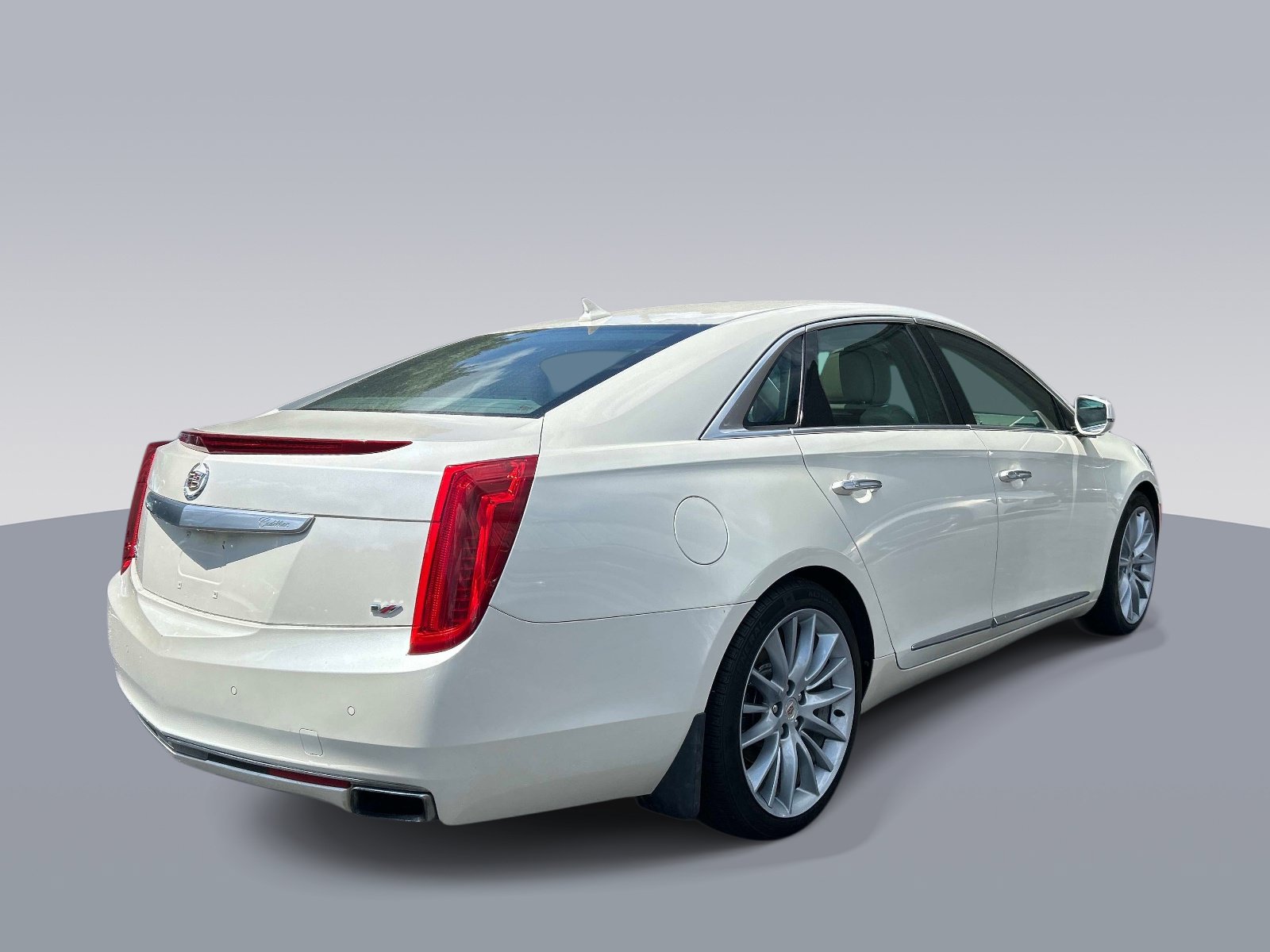 Used 2014 Cadillac XTS Vsport Platinum AWD image 3