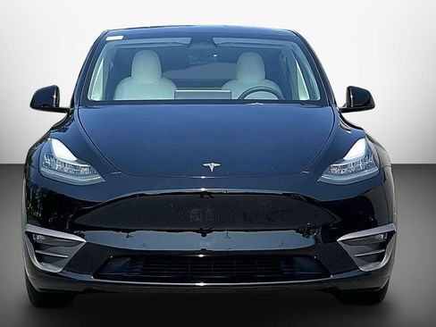 Used 2022 Tesla Model Y Long Range AWD/4WD image 3
