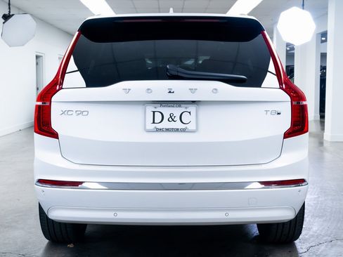 Used 2025 Volvo XC90 T8 Plus image 5