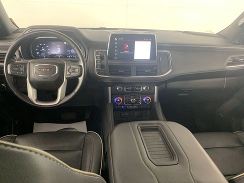 Used 2023 GMC Yukon XL SLT AWD/4WD image 33