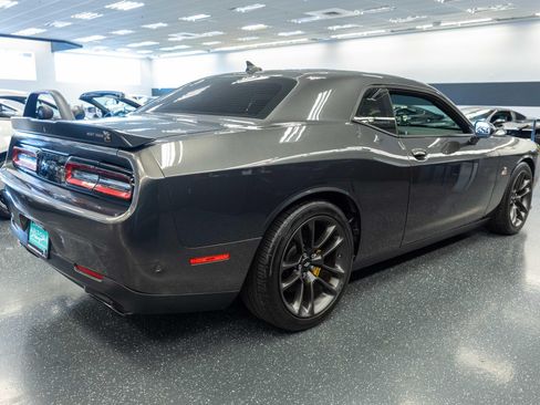 Used 2020 Dodge Challenger R/T Scat Pack RWD image 5