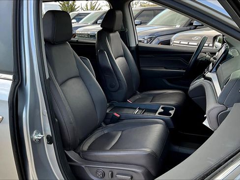 Used 2023 Honda Odyssey EX-L image 8