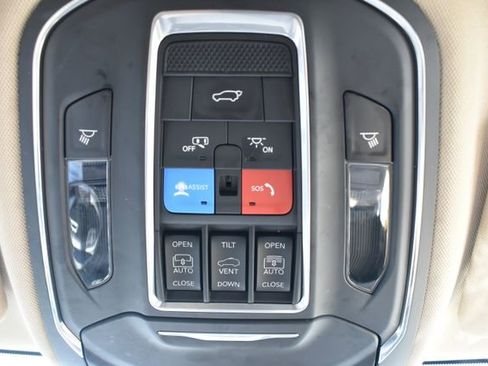 Used 2022 Jeep Grand Cherokee L Limited AWD/4WD image 37