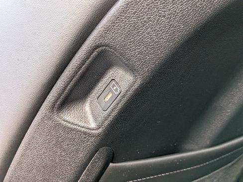 Certified 2025 Kia Sorento S image 19