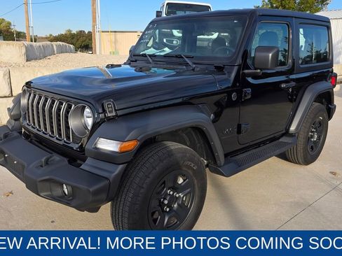 Used 2025 Jeep Wrangler Sport image 1
