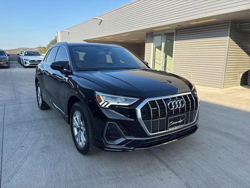 Used 2025 Audi Q3 2.0T Premium w/ Convenience Package image 3