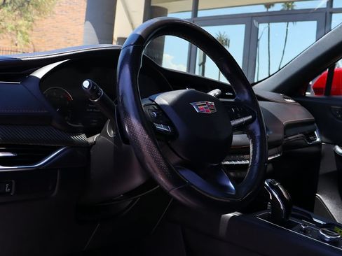 Used 2020 Cadillac XT4 Sport FWD image 38