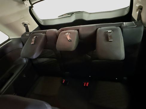 Used 2023 Nissan Pathfinder SV image 29