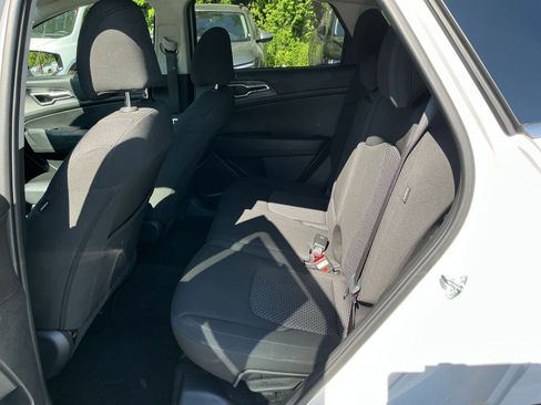 Used 2025 Kia Sportage LX FWD image 21