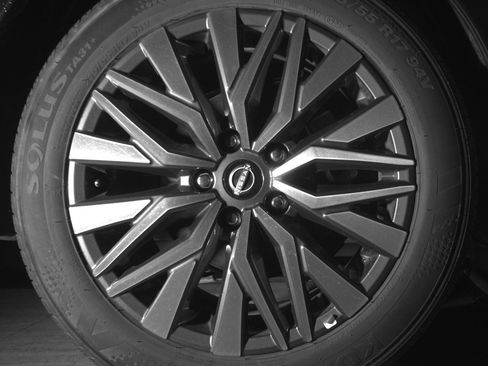 Used 2025 Nissan Altima 2.5 SV FWD image 15