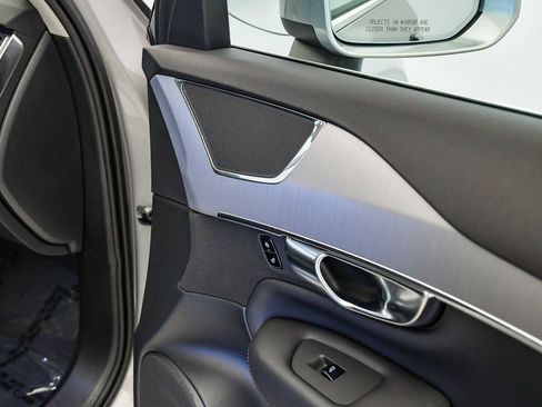 Certified 2025 Volvo XC90 B5 Core image 18