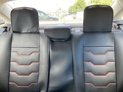 Used 2017 Ford Focus SE FWD image 22