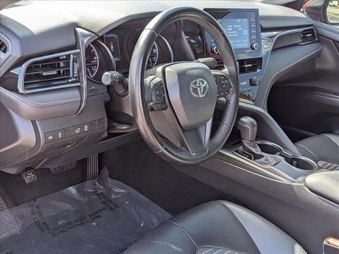 Used 2021 Toyota Camry SE image 9