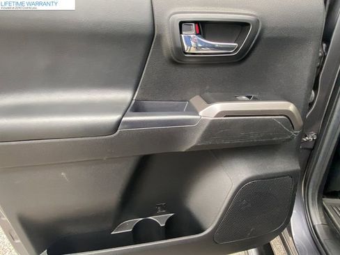 Used 2023 Toyota Tacoma Limited image 17