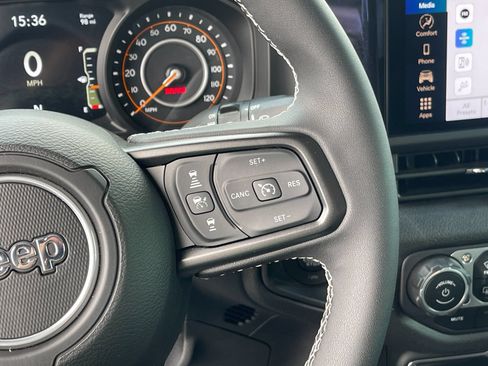 Used 2025 Jeep Wrangler Sport AWD/4WD image 26