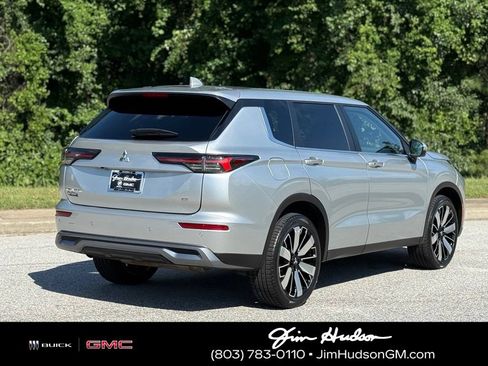 Used 2025 Mitsubishi Outlander SE FWD image 13