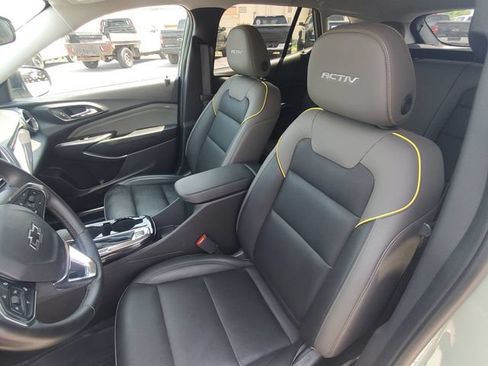 Used 2025 Chevrolet Trax ACTIV w/ Driver Confidence Package FWD image 18