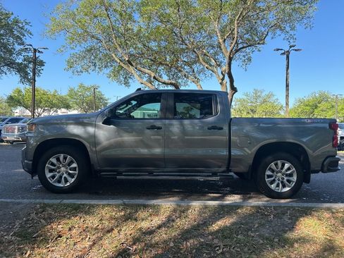 Used 2021 Chevrolet Silverado 1500 Custom image 2