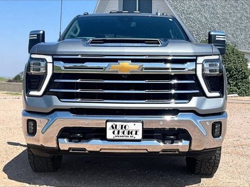 Used 2024 Chevrolet Silverado 2500 LTZ w/ LTZ Convenience Package AWD/4WD image 2