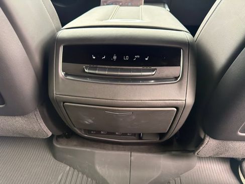 Used 2025 Cadillac Escalade Sport Platinum w/ LPO, ONYX Package AWD/4WD image 26