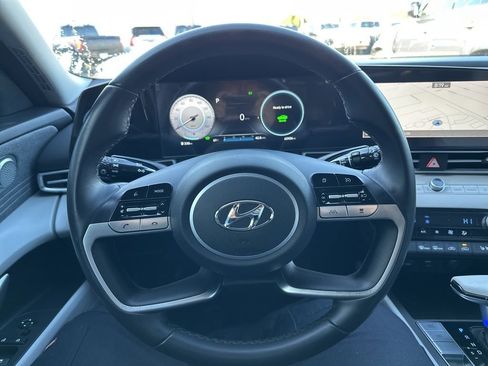 Used 2023 Hyundai Elantra Limited w/ Winter Weather Package image 6