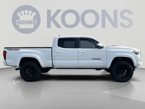 Used 2019 Toyota Tacoma TRD Sport AWD/4WD image 8