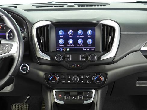 Used 2022 GMC Terrain SLT image 25