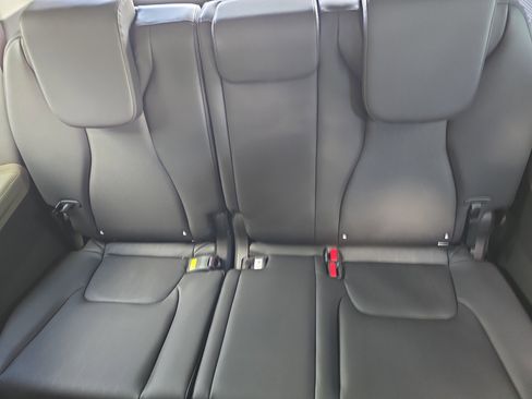 New 2026 Kia Carnival FWD image 17